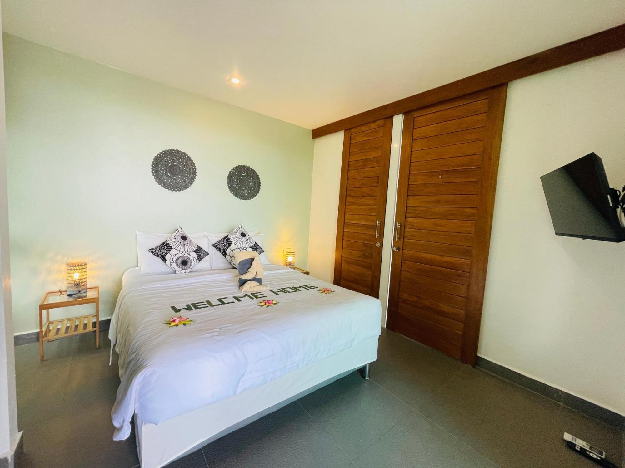Baan Saint-Tropez Seaview Villas Kata Beach 外观 照片