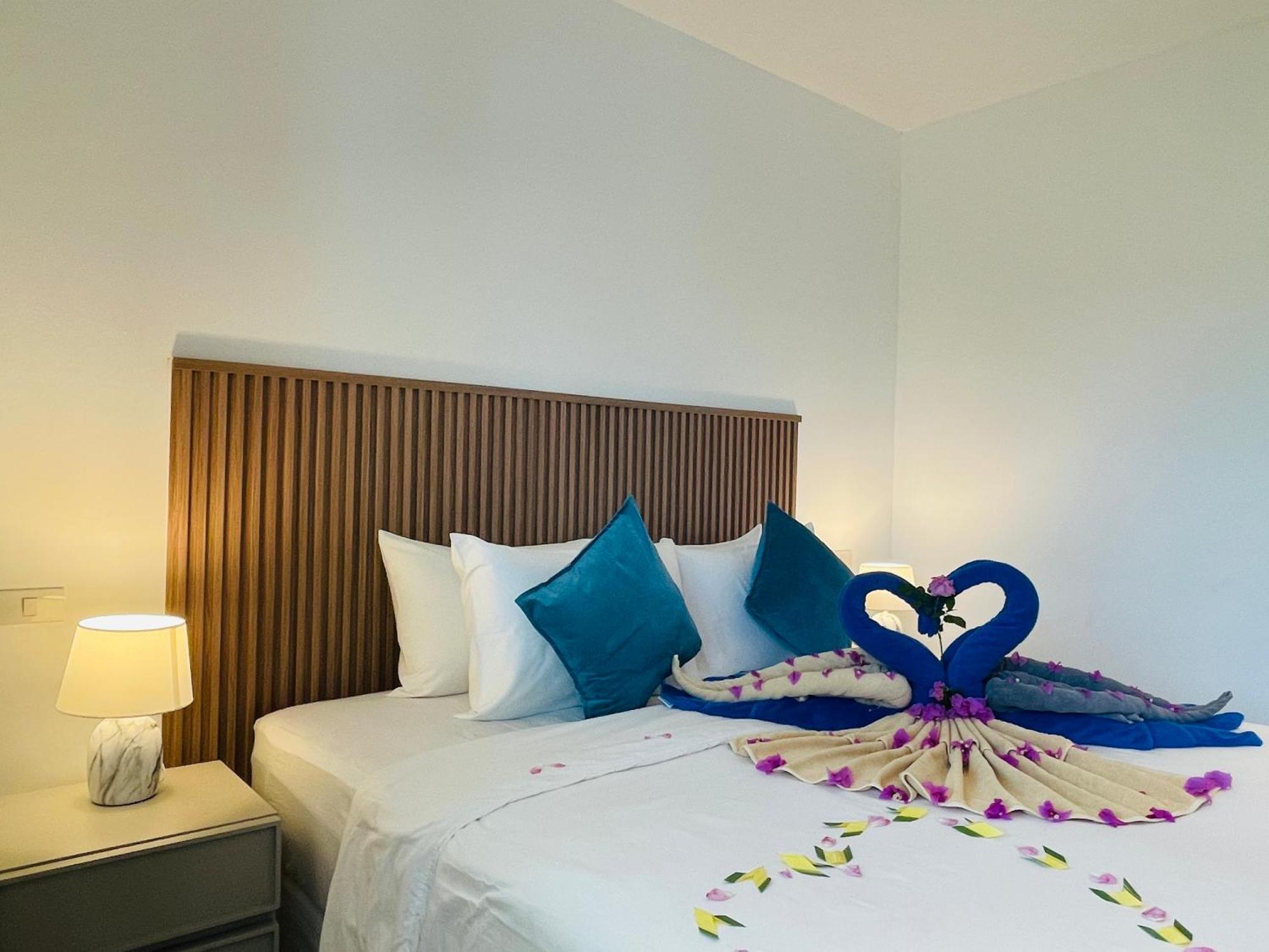 Baan Saint-Tropez Seaview Villas Kata Beach 外观 照片